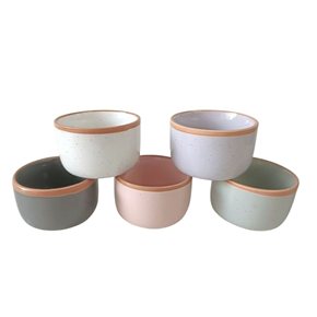 RAMEQUIN 9 CM COLORES SURTIDOS CON BORDE MARRON
