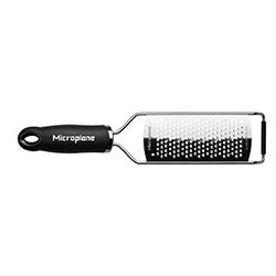 RALLADOR GRUESO 30X7X3CM NEGRO GOURMET MICROPLANE