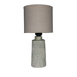 LAMPARA MESA PORCELANA TEXT 15X15X30CM BEIGE
