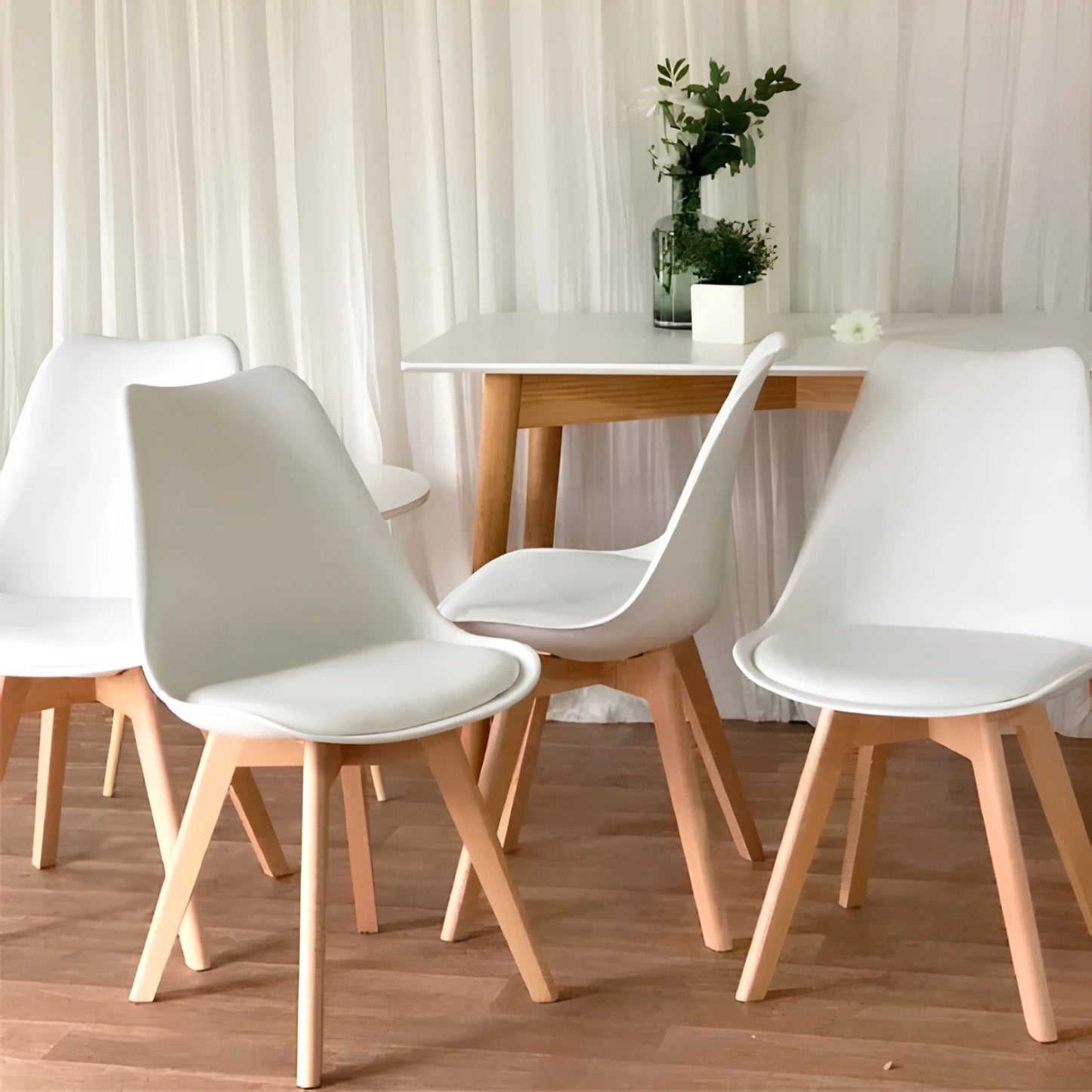Silla Eames acolchonada pack de 4 unidades buena calidad - Blanca